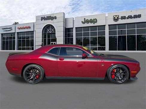 Used 2018 Dodge Challenger T/A image 2