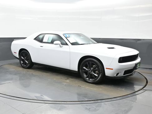 Used 2023 Dodge Challenger SXT w/ Blacktop Package image 8