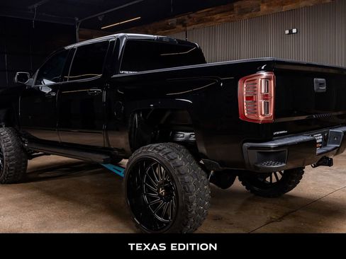 Used 2018 Chevrolet Silverado 1500 LT w/ Texas Edition image 6