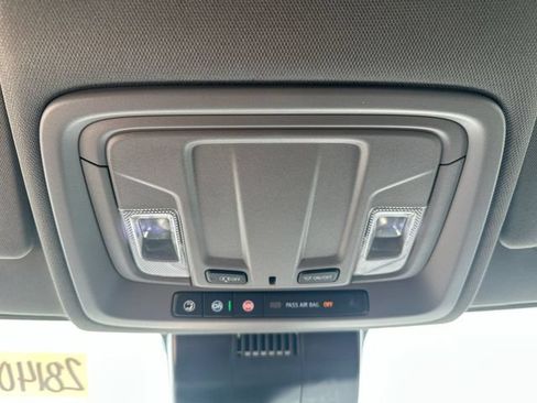 Used 2025 Chevrolet Silverado 1500 LT AWD/4WD image 41