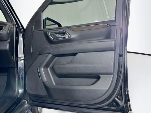 Used 2023 GMC Yukon SLE w/ Gmc Pro Safety Plus Package RWD image 33