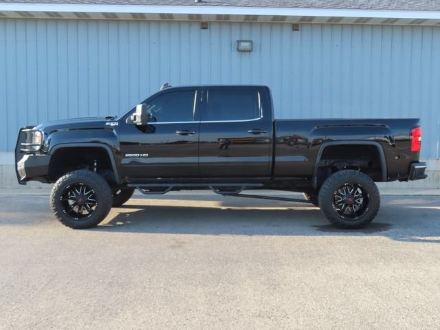 Used 2017 GMC Sierra 2500 SLE w/ Suspension Package, Off-Road AWD/4WD image 7