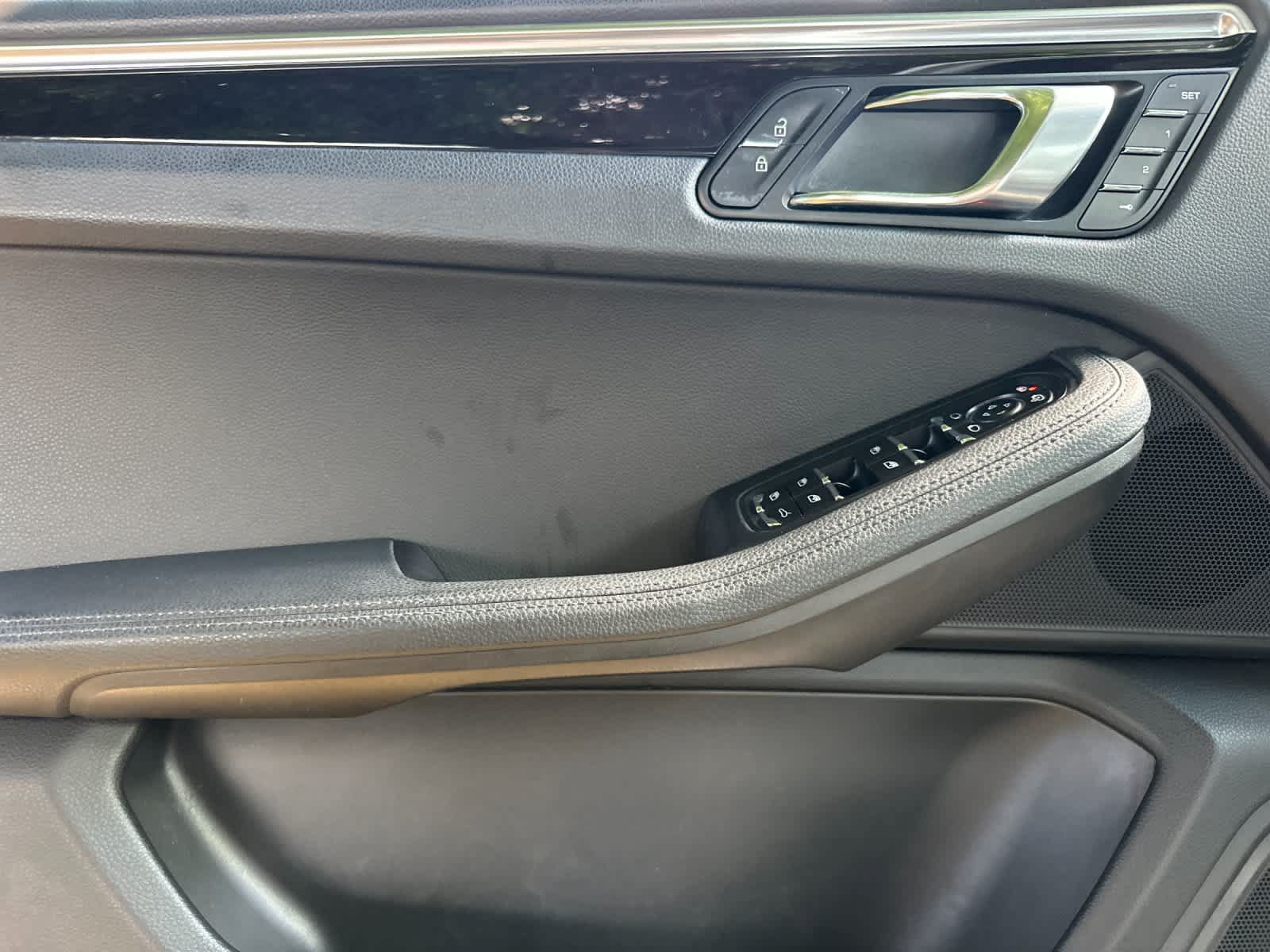 Certified 2021 Porsche Macan S AWD/4WD image 12