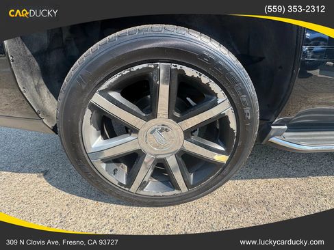Used 2015 Cadillac Escalade Luxury image 28