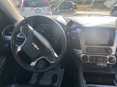 Used 2017 Chevrolet Suburban LT image 29