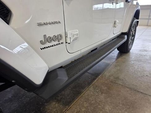 Used 2024 Jeep Wrangler Unlimited Sahara AWD/4WD image 11