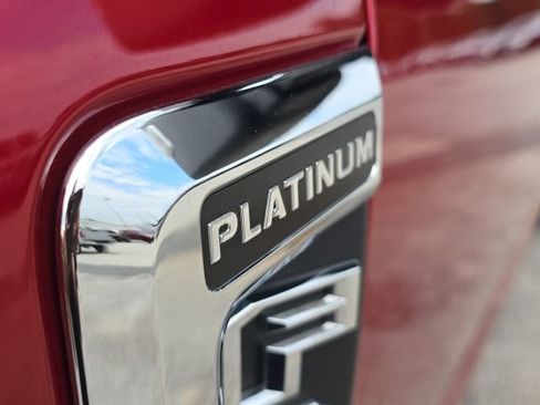 Used 2022 Ford F250 Platinum image 9