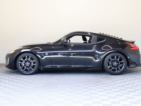 Used 2016 Nissan 370Z Coupe RWD image 7
