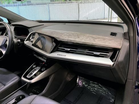Used 2023 Audi Q4 e-tron Premium Plus w/ Premium Plus RWD image 17