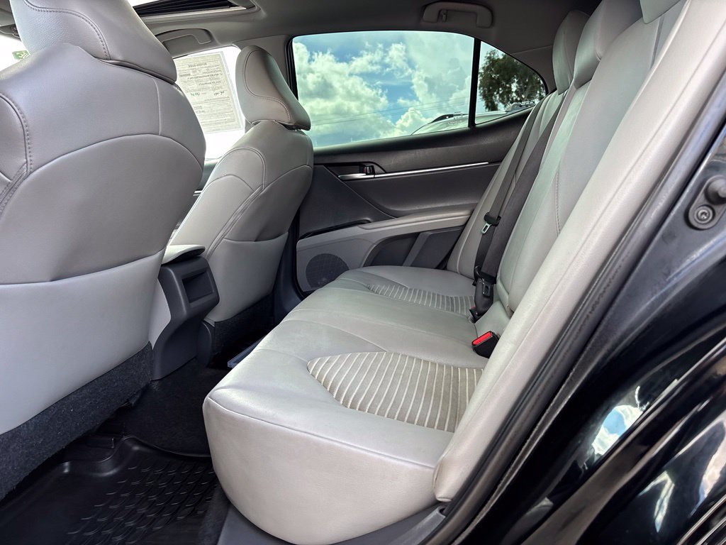 Used 2019 Toyota Camry SE w/ Carpet Mat Package FWD image 21
