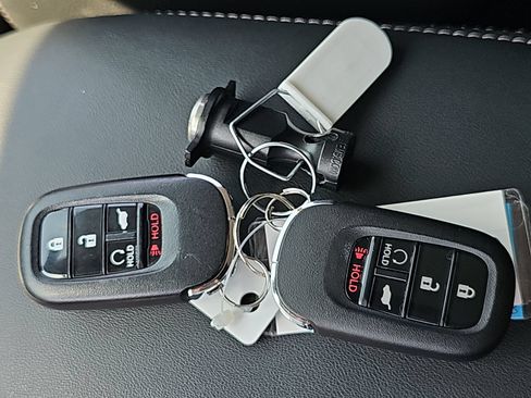 Used 2024 Honda HR-V EX-L image 10
