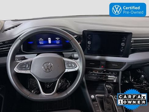 Used 2025 Volkswagen Jetta SE FWD image 22