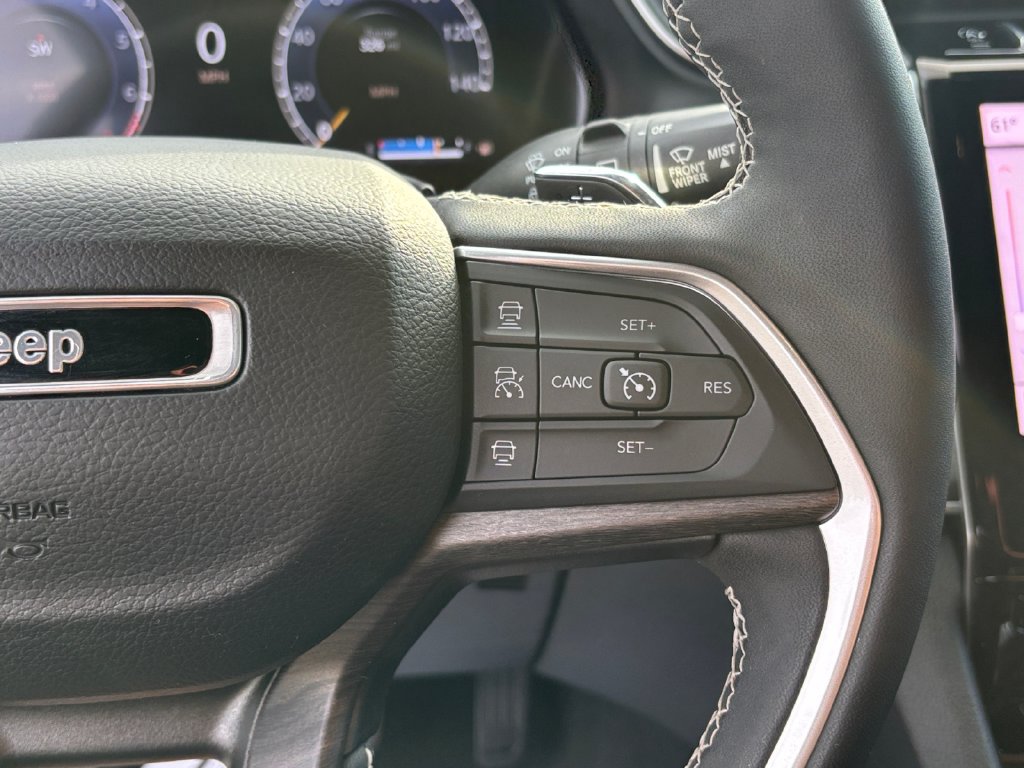 Used 2024 Jeep Grand Cherokee Limited AWD/4WD image 20