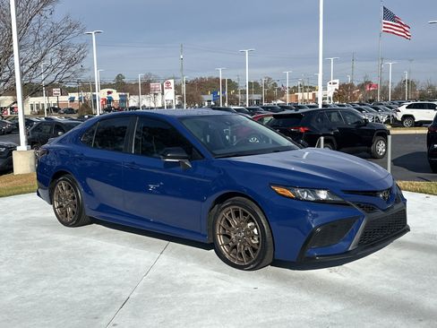 Certified 2023 Toyota Camry SE image 2