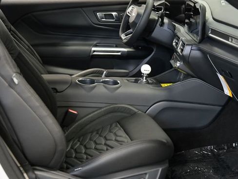 Used 2025 Ford Mustang GT Premium w/ GT Performance Package image 32