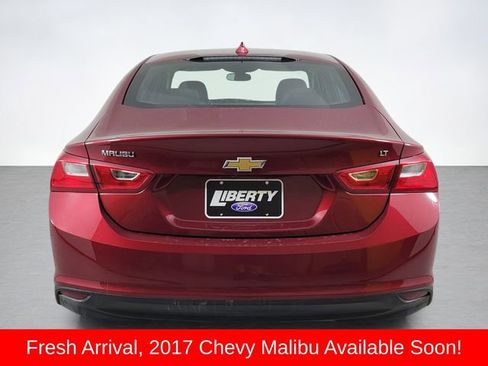 Used 2017 Chevrolet Malibu LT image 4