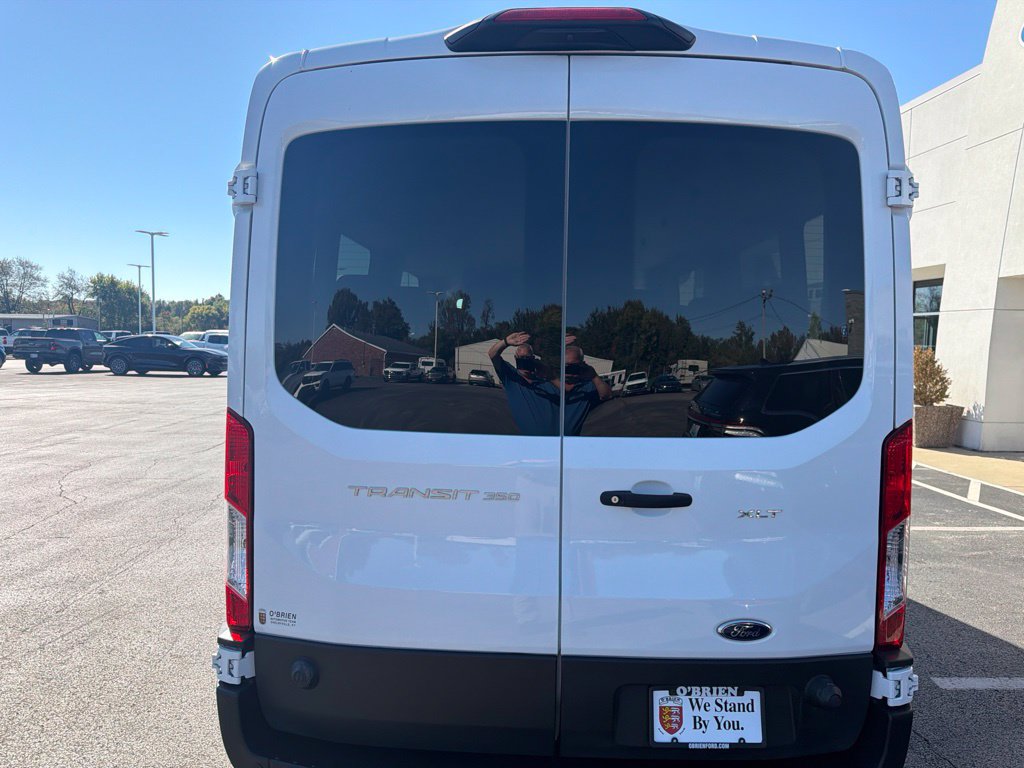 Used 2024 Ford Transit 350 XLT RWD image 4