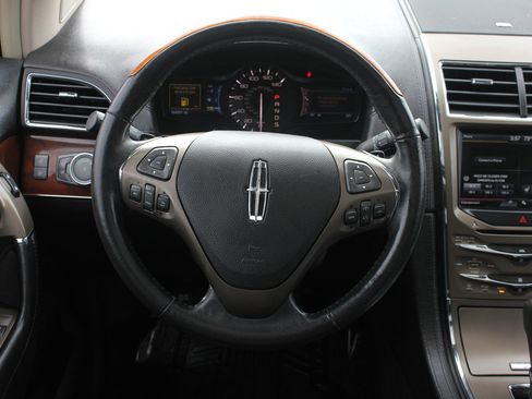 Used 2013 Lincoln MKX AWD image 10