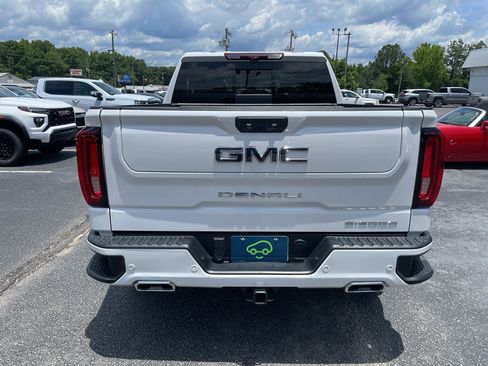 Certified 2022 GMC Sierra 1500 Denali Ultimate AWD/4WD image 4