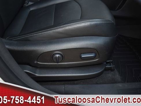 Used 2022 GMC Terrain SLT w/ Infotainment Package II image 27