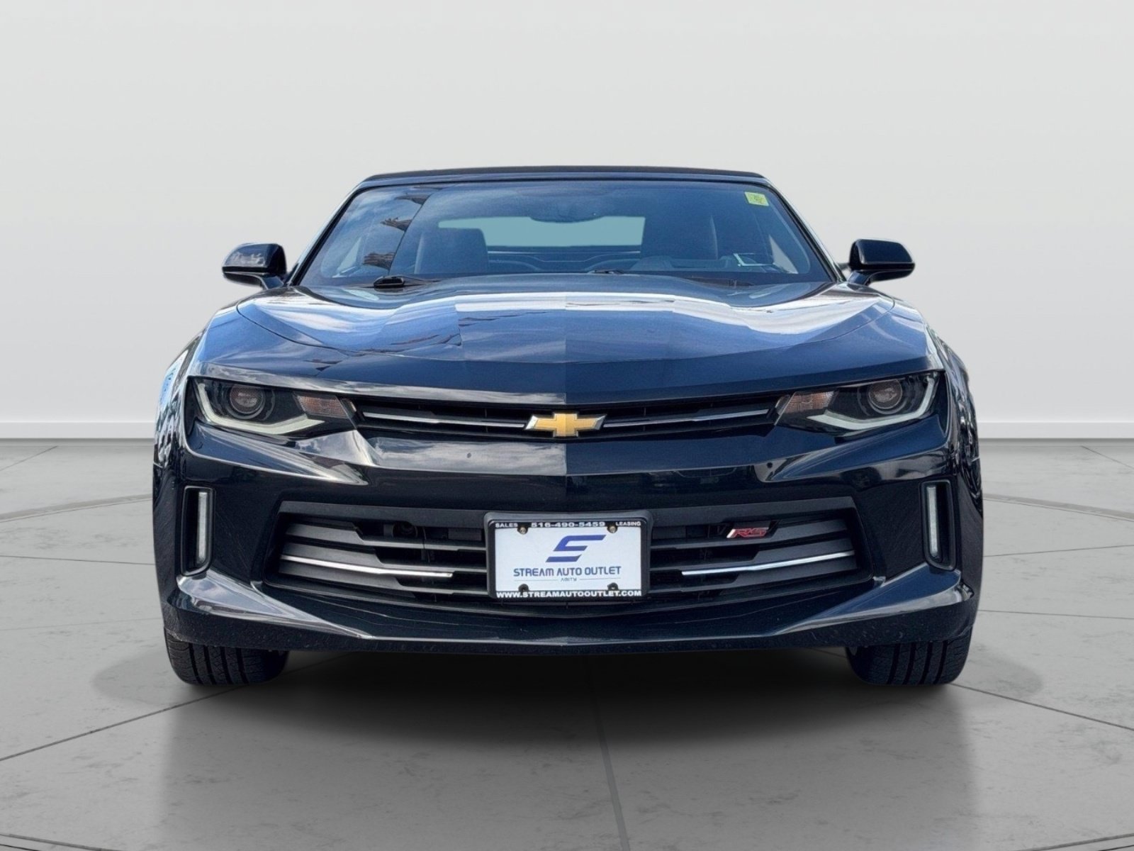 Used 2016 Chevrolet Camaro LT RWD image 2
