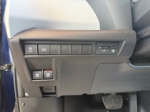 Used 2026 Toyota Sienna LE FWD image 11