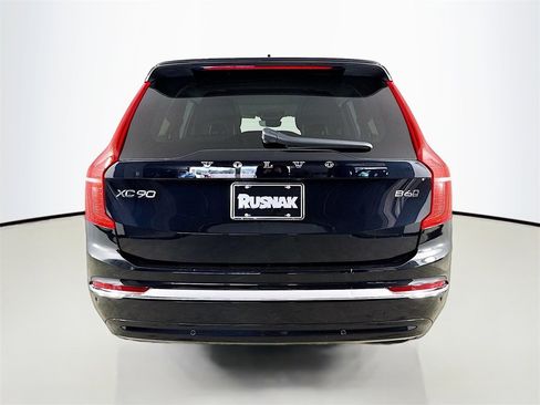 Certified 2025 Volvo XC90 B6 Plus image 6