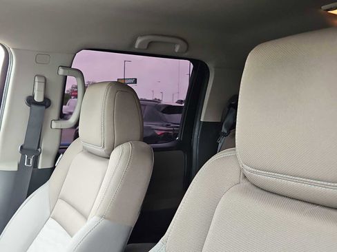 Used 2022 Nissan Frontier SV image 15