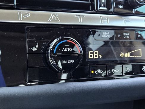 New 2026 Nissan Pathfinder SL w/ SL Premium Package FWD image 17
