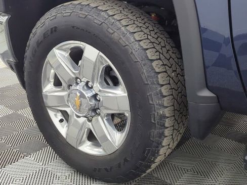 Used 2022 Chevrolet Silverado 2500 LTZ w/ LTZ Convenience Package AWD/4WD image 9