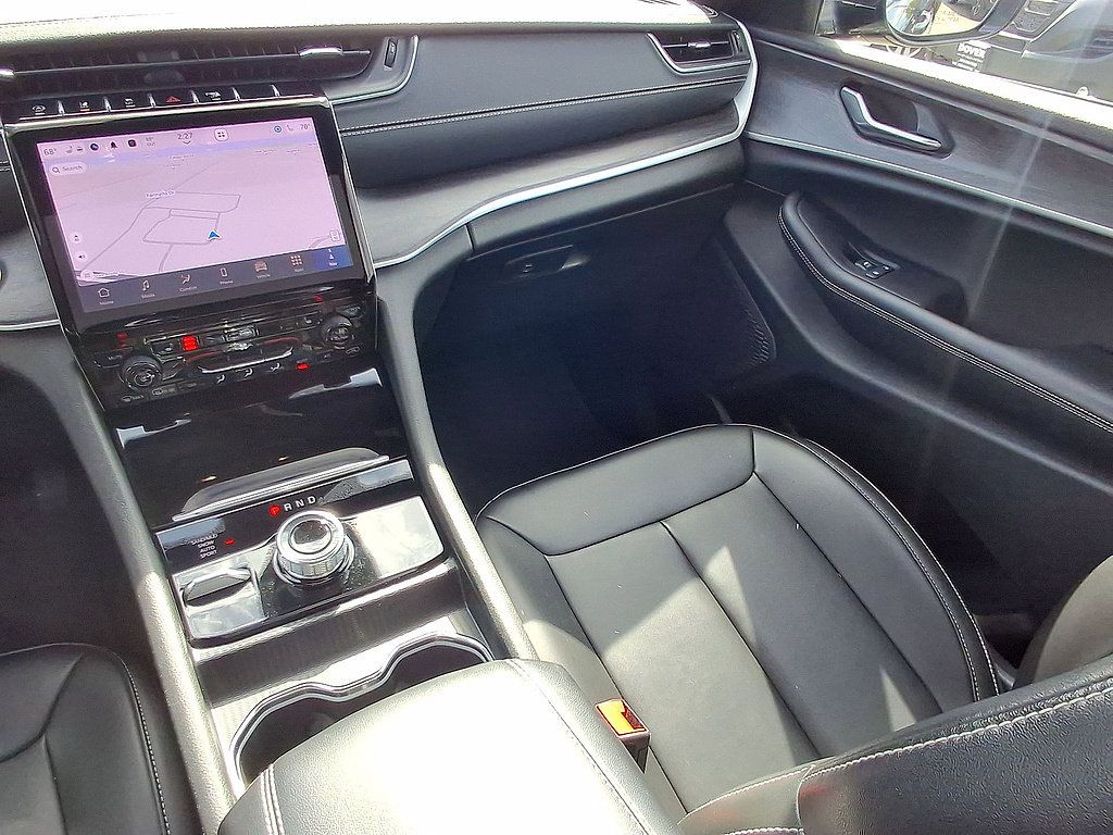 Used 2025 Jeep Grand Cherokee L Limited AWD/4WD image 11