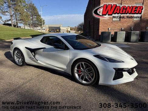 Used 2025 Chevrolet Corvette Z06 image 1