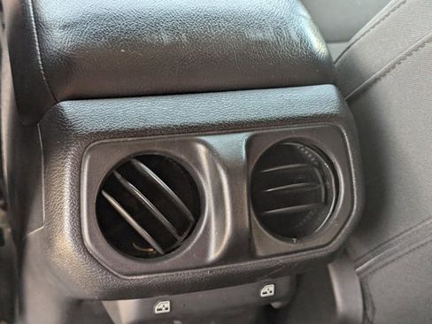 Used 2018 Jeep Wrangler Unlimited Sport S AWD/4WD image 15