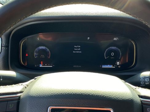 Used 2023 Jeep Wagoneer Series III w/ Preferred Equipment Group image 14