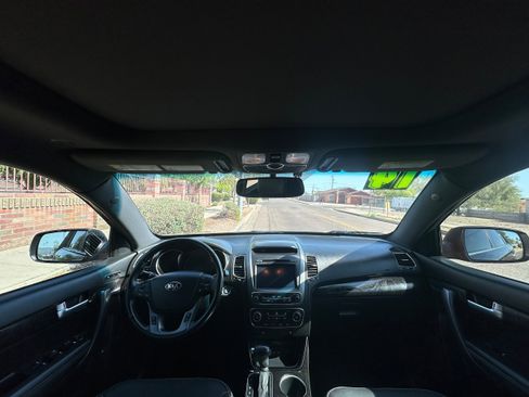 Used 2014 Kia Sorento SX w/ 3rd Row Package image 13