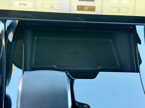 New 2025 Land Rover Range Rover Sport Dynamic SE image 31