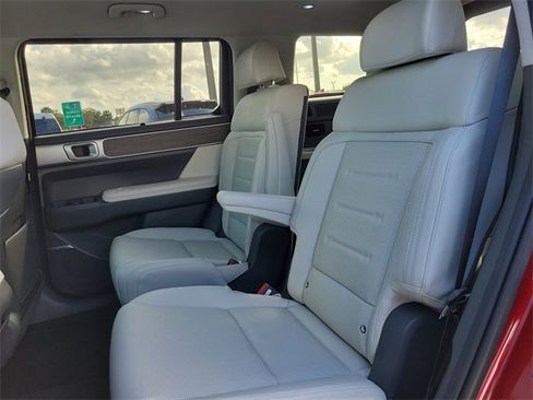 Used 2025 Hyundai Santa Fe Calligraphy image 10