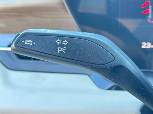 Used 2025 Audi Q6 e-tron Premium w/ Convenience Package RWD image 27