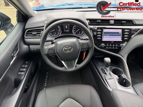 Used 2020 Toyota Camry LE FWD image 5