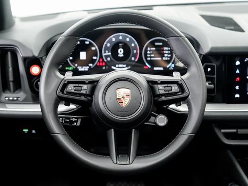 Certified 2025 Porsche Cayenne image 13
