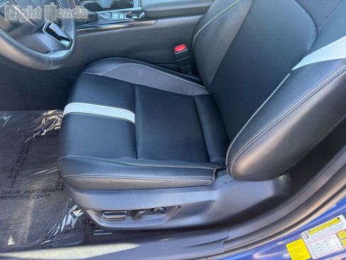 Used 2025 Toyota Camry SE w/ Convenience Package image 14