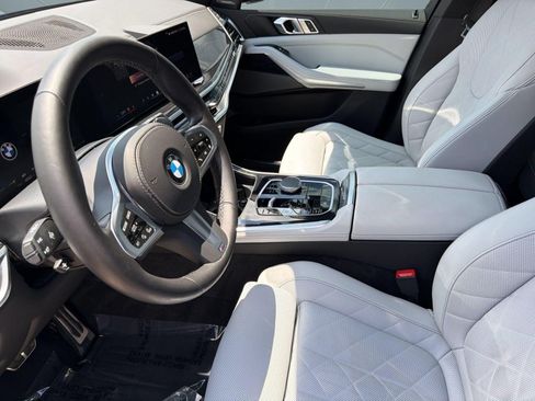 Used 2024 BMW X5 xDrive40i w/ M Sport Package AWD/4WD image 4