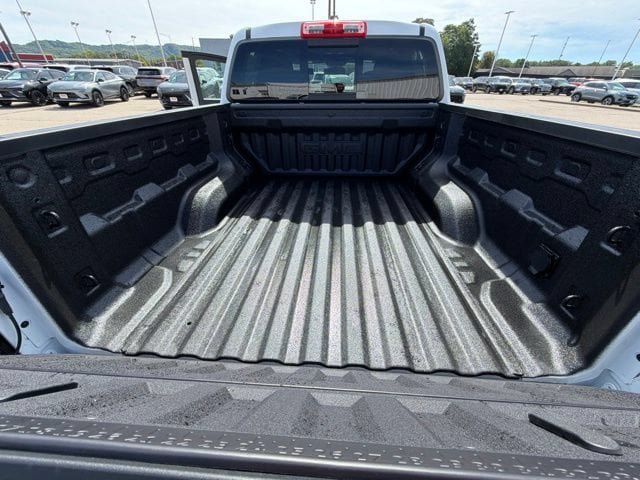 New 2026 GMC Canyon AT4 w/ Technology Plus Package AWD/4WD image 24