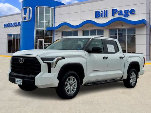 Used 2022 Toyota Tundra SR5 AWD/4WD image 2