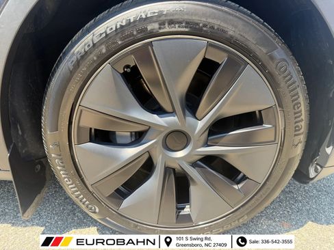 Used 2024 Tesla Model Y Long Range AWD/4WD image 28