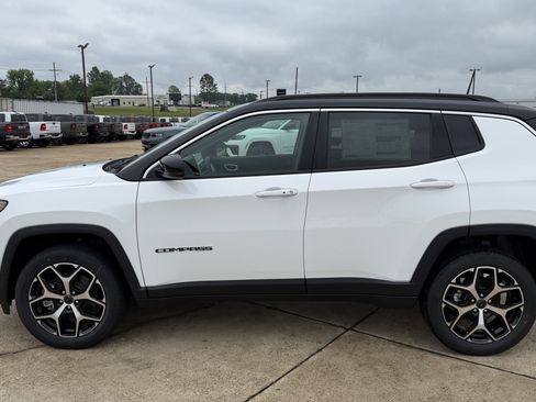 New 2026 Jeep Compass Limited AWD/4WD image 4