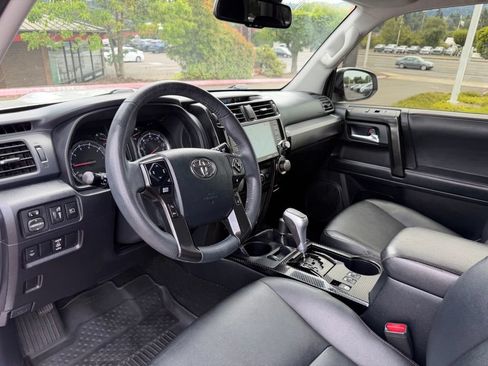 Used 2021 Toyota 4Runner TRD Off-Road Premium w/ Moonroof Package AWD/4WD image 15