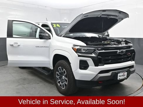 Used 2024 Chevrolet Colorado Z71 w/ Advanced Trailering Package AWD/4WD image 50
