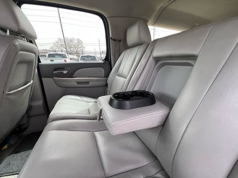 Used 2013 GMC Yukon XL SLT RWD image 30