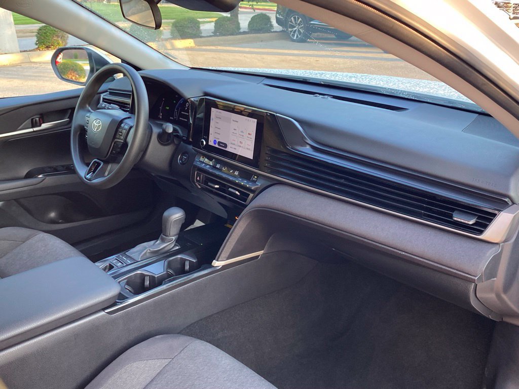 Used 2025 Toyota Camry LE FWD image 28